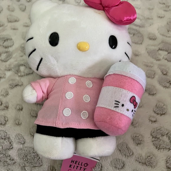 Hello Kitty items from Hello Kitty Cafe Truck from 2017 - Picture 4 of 16